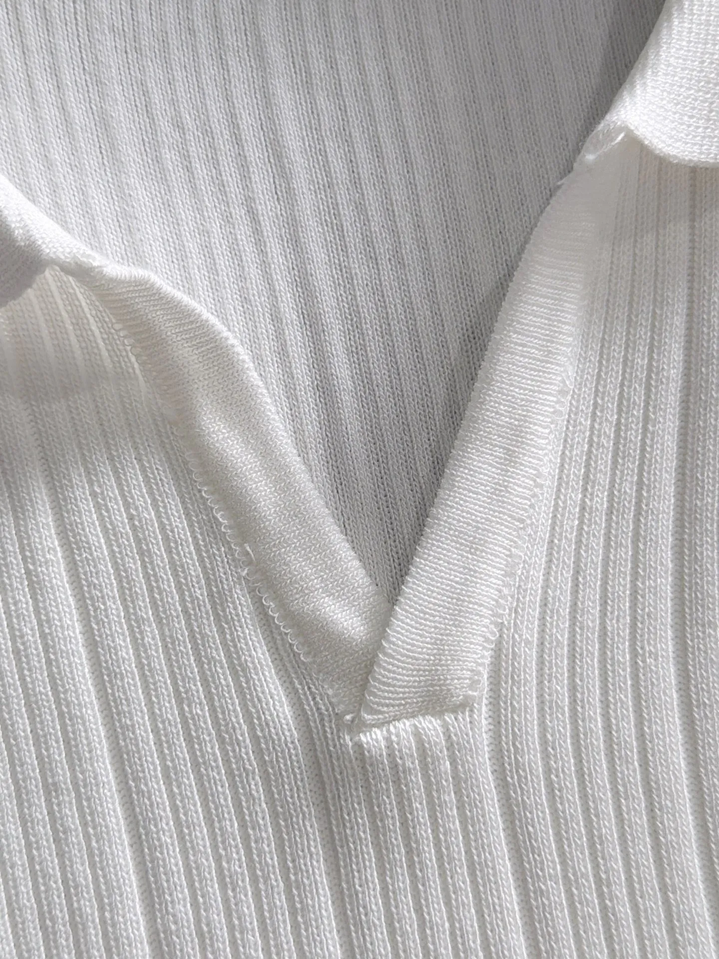 LP 36ss New Arrival men's short-sleeved T-shirt, complete with three labels, made of special high-weight linen yarn, feels substantial when weighed, and the upper body is more textured than ordinary T-shirts. This texture can cope with the weather and is suitable for both hot and cold conditions. Loose fit design, looks noble. Size: M to 3XL